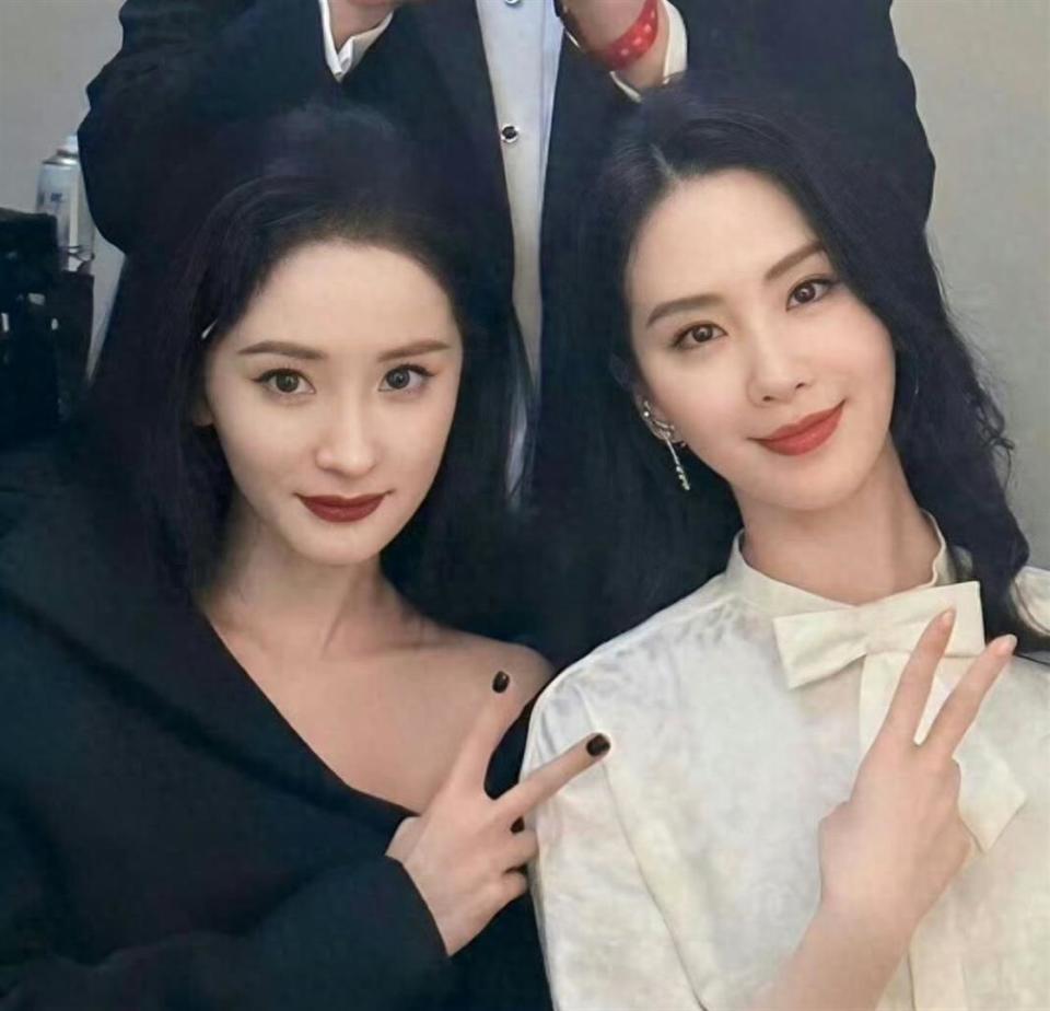 热搜炸了！百花奖杨幂刘诗诗顶峰相见，仙剑姐妹同场角逐女配