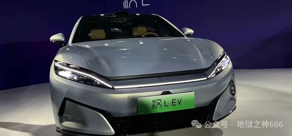 比亚迪汉L EV：纯电轿车里的“真香王”，奶爸我都忍不住推荐了！