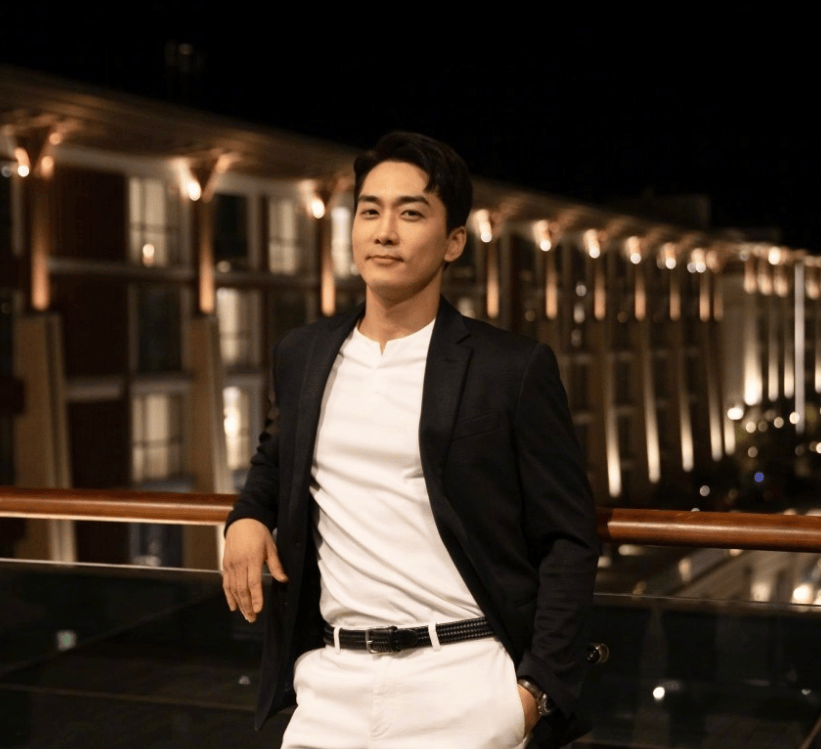 49岁宋承宪坦言渴望婚姻,公开表示想有孩子,家庭生活成他新目标