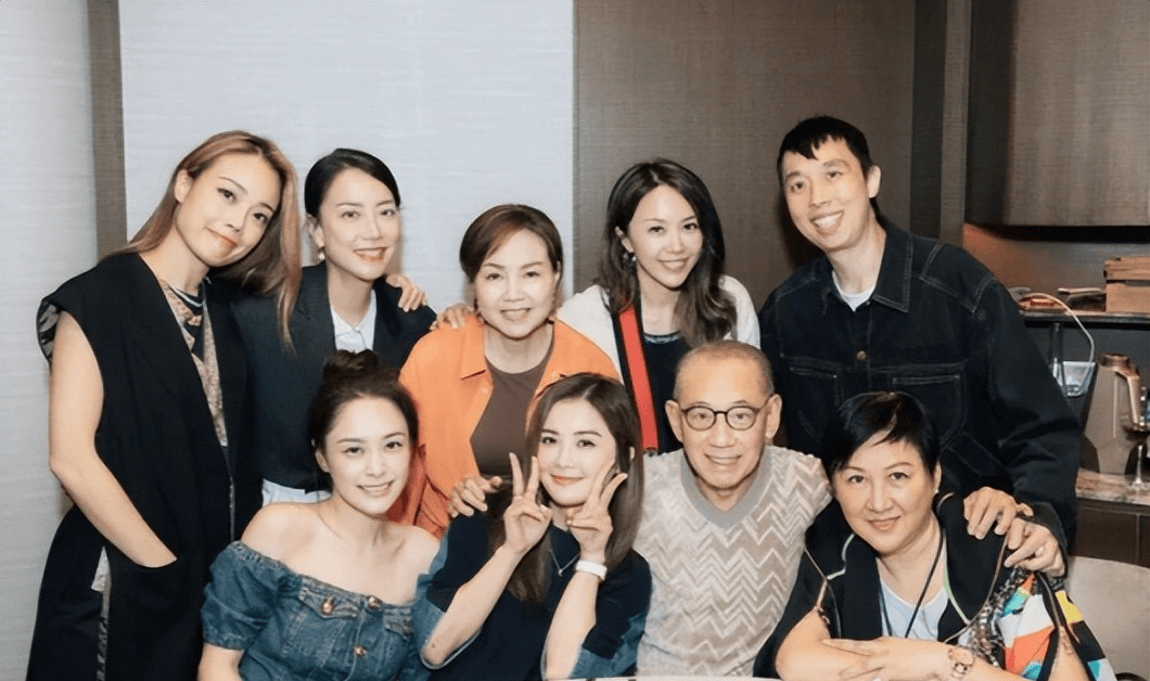 霍汶希熬了33年终于当上英皇CEO，曾带出谢霆锋容祖儿Twins