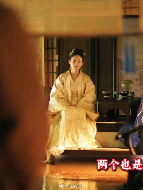 恨人的曼娘上场了，顾二为了昌哥的下落被她刺伤了