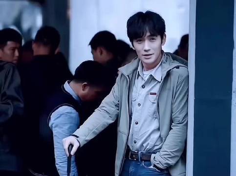 “我来找你的茬儿了”小三爷这气场这氛围感！ 朱一龙