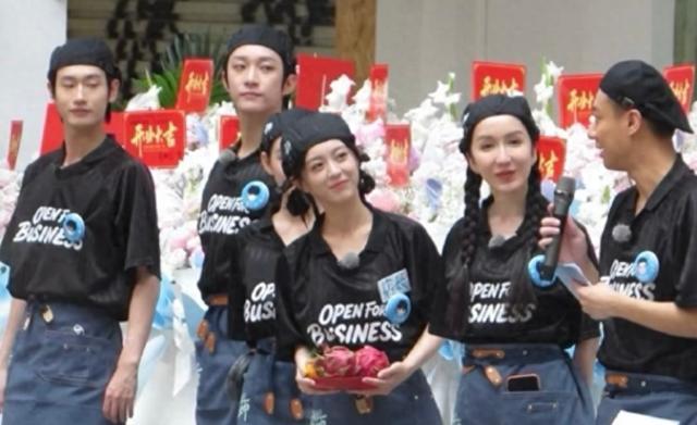广东普宁上演离奇一幕，导演携款跑路，娄艺潇带黑工七子自救