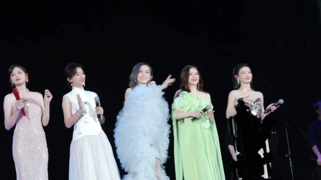 浪姐七公团秀可不可以不勇敢上演，范玮琪何宣林等六人表演