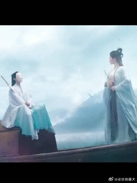 忘却世俗言语，笛鞘相伴，逍遥云间！