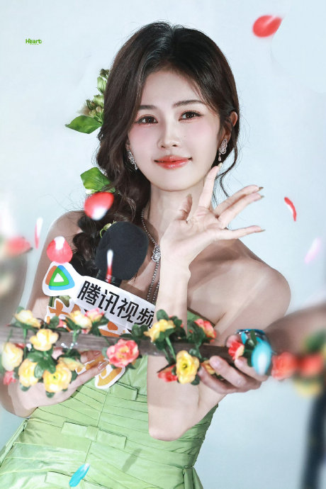 白鹿的发型师方可还合作过哪些艺人？