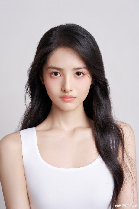 周星驰和张艺兴合作的电影《功夫女足》的剧情梗概