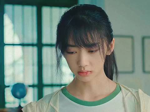 女孩常年遭父亲家暴终爆发，《十二封信》主演周翊然等亮相