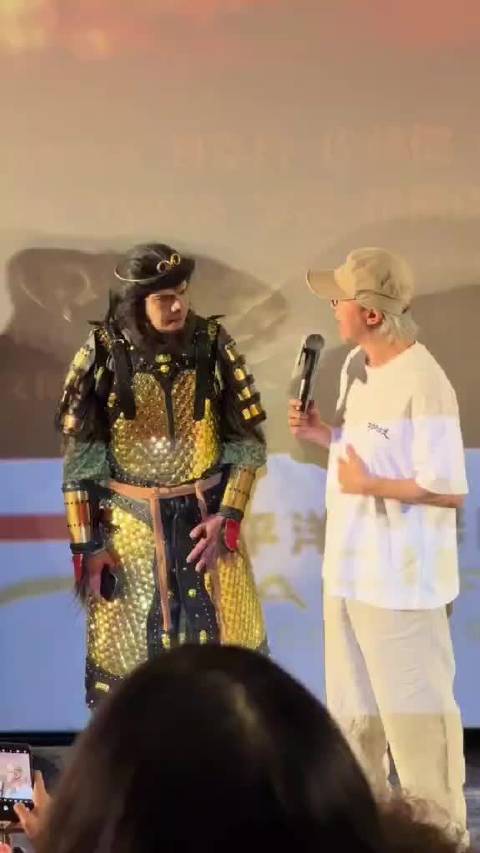观众cos至尊宝表白周星驰，路演现场引共鸣