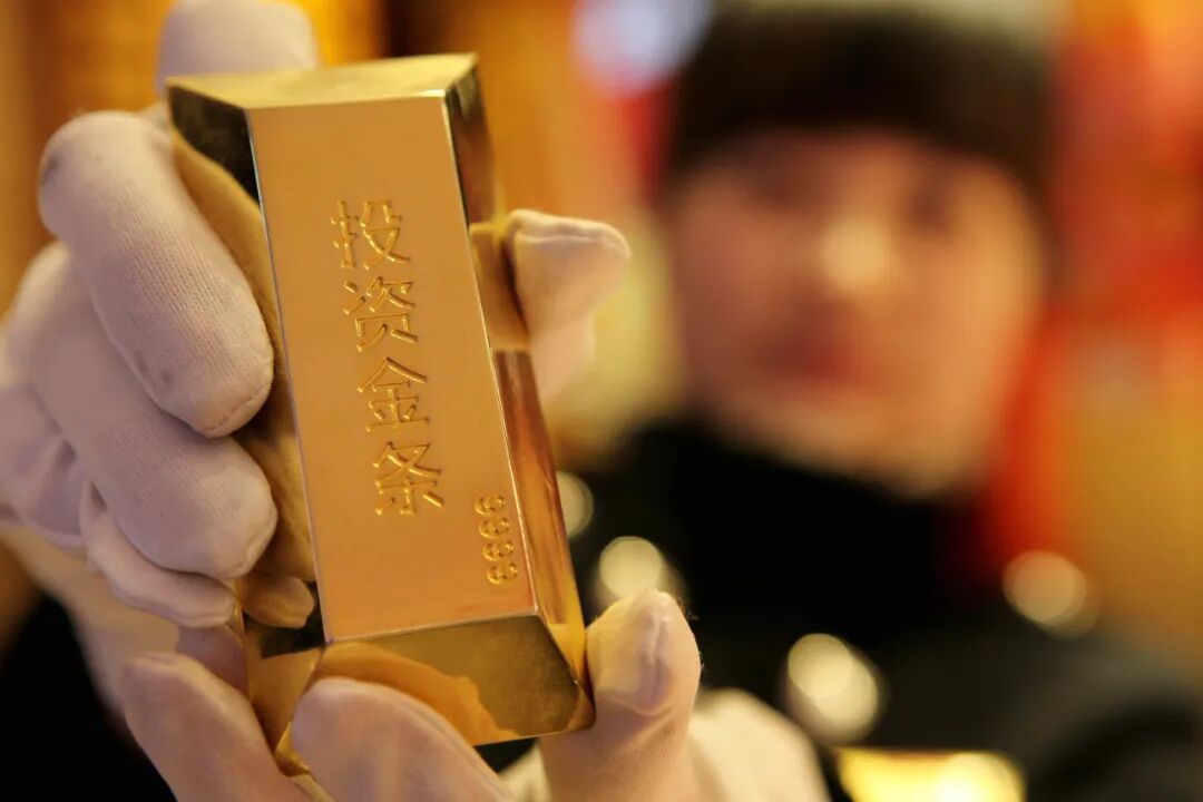全民囤金热:金条销量暴涨46%背后,谁在买,该不该跟?