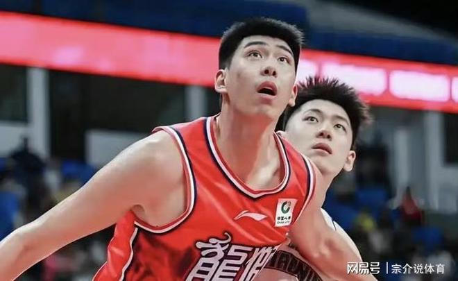 麻烦了，中国男篮多人缺席，徐昕请假，杨瀚森生病被质疑集训太长