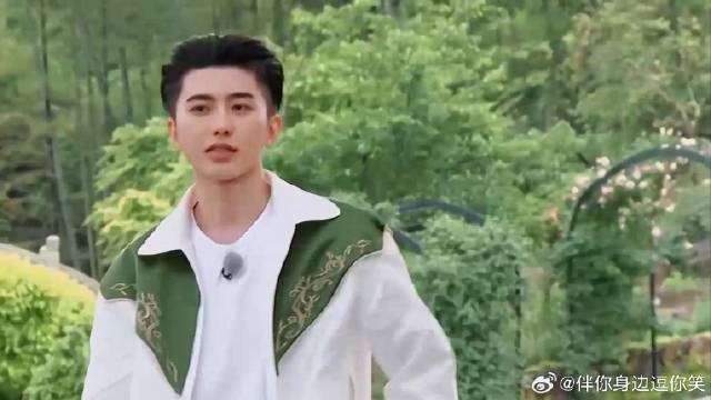 王鹤棣蔡徐坤太有节目了，约会太新奇了，周深都惊呆了丨奔跑吧