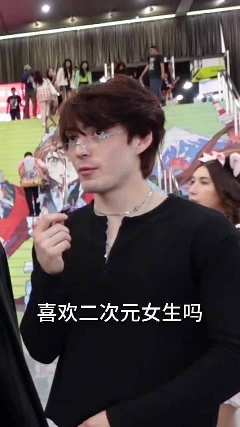 蝙蝠侠居然绷住了