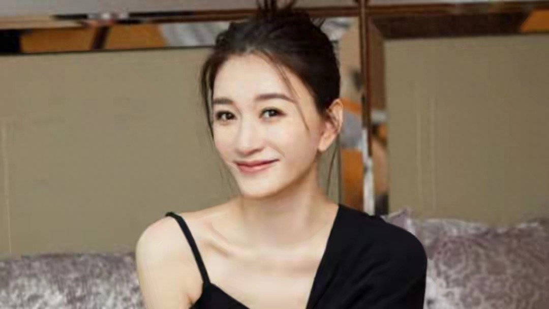 传了多年婚变！不秀恩爱的李小冉，才是人间最清醒的女人