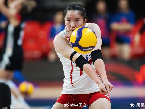 事实胜于雄辩！一失败战术竟重复使用，他已成拖累中国女排的存在