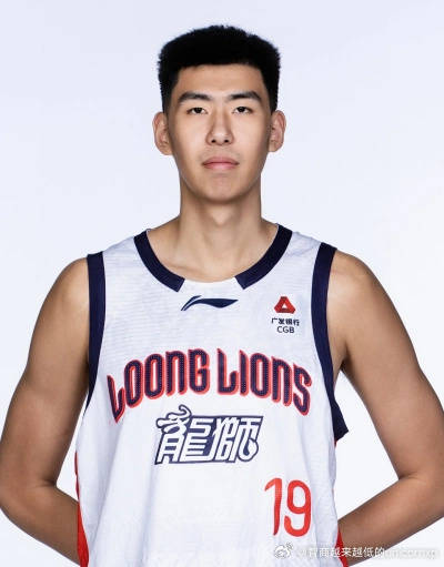 中国男篮中锋徐昕暂不参加NBA夏季联赛