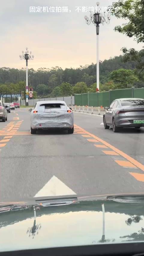 小鹏MONA D11T路试，10万级旅行车即将登场