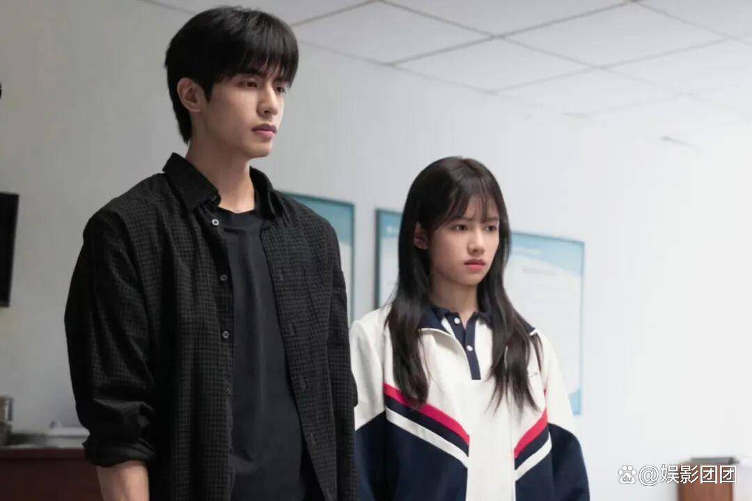 冲着宋威龙张婧仪看《野狗骨头》,结果被两位10后小演员惊艳到了