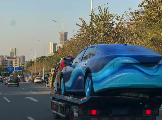 比亚迪全新车型“海豹 08”谍照曝光:兆瓦闪充撕裂焦虑