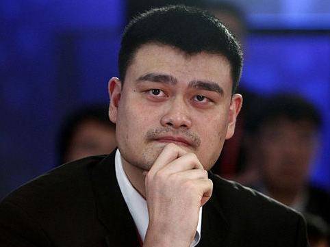 嫁给体重超400斤的姚明是什么感觉？叶莉坦言：其实压力很重