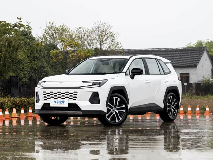丰田威兰达:18万买合资混动SUV,这车专治"充电焦虑"