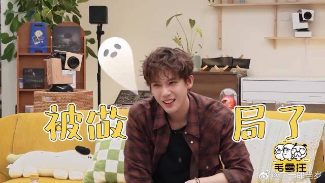 王安宇高中唱歌视频曝光，舞姿妖娆上头，显眼包本包！