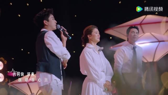 萧敬腾新不了情唱哭袁咏仪，桃花坞晚会上泪洒现场
