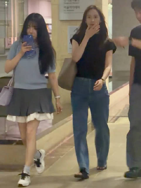 Y 260716 林允儿 观看音乐会 饭拍相关一则 Cr: binsu_08