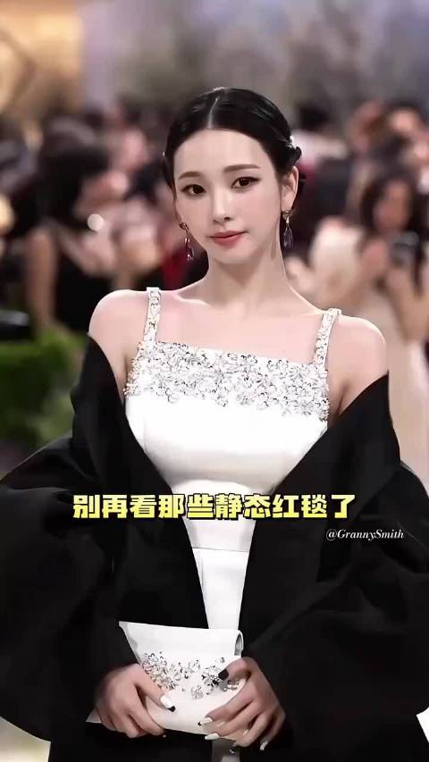 谷爱凌裙子耗时2550小时，手工缝制15000颗虹彩玻璃泡泡
