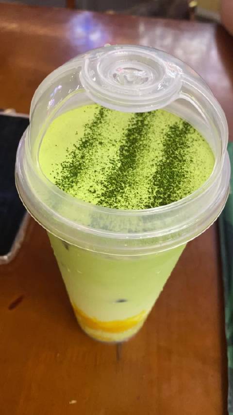 姐姐给你看我刚排了1小时的成果 第一口给你吃