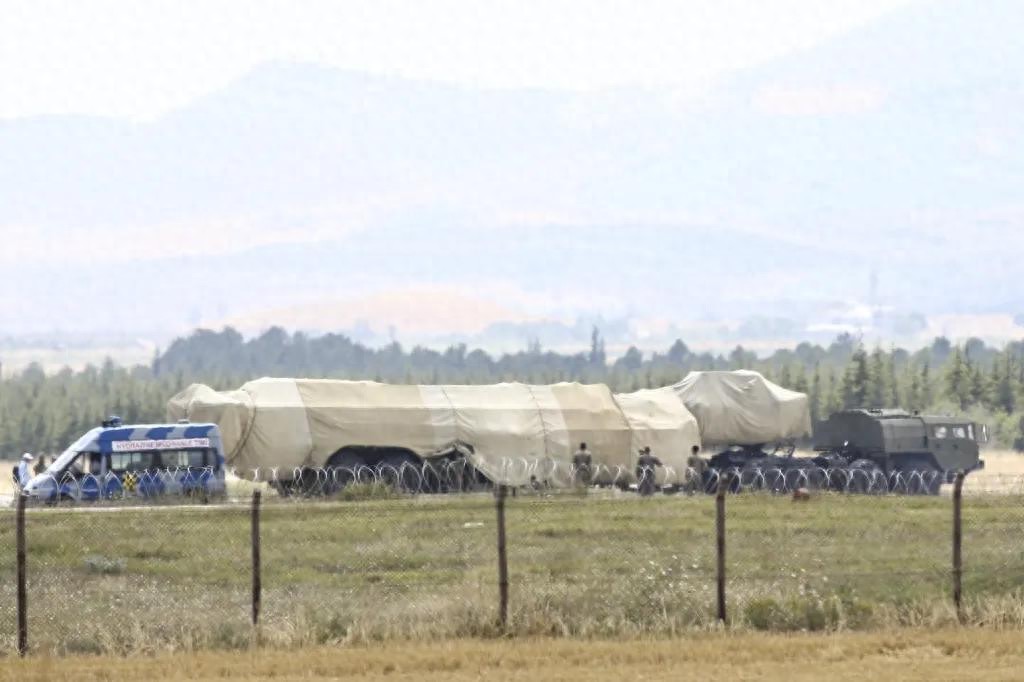 土耳其转售S-400换F-35！俄方没否认，当年红旗