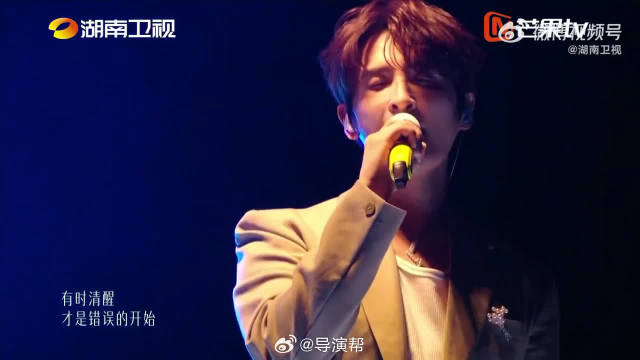 《傻子》搭配他亲吻舞台的镜头，氛围感拉满，看得心里软软的歌手2026