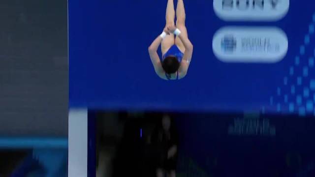 五跳全程零失误，创历史泪洒赛场，陈芋汐上演逆生长奇迹