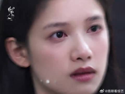 誓言化作泡沫，成为彼此之间看不透的雾