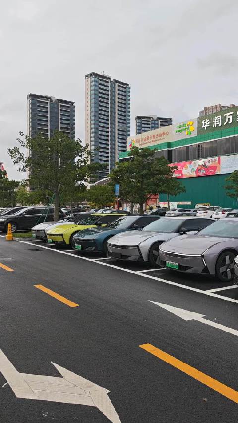 上班停车费日间36元，多辆车月成本不敢想象