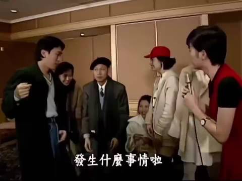 大话西游剧组1995年同框，周星驰携主创介绍角色