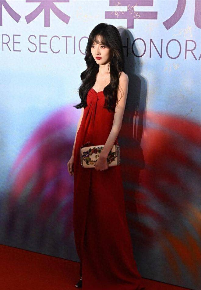 女人瘦成这样，真的好看吗？章若楠宋祖儿李一桐，怎么瘦成这样了
