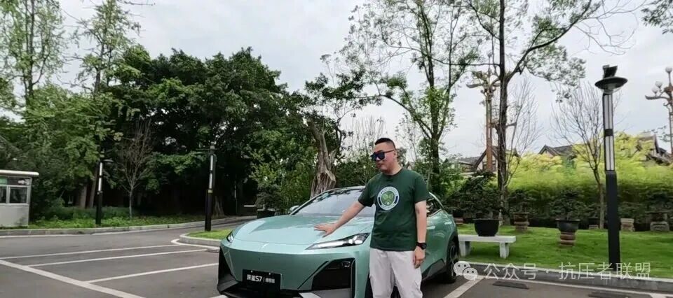 深蓝S7增程版实测:颜值在线,奶爸的理性选择