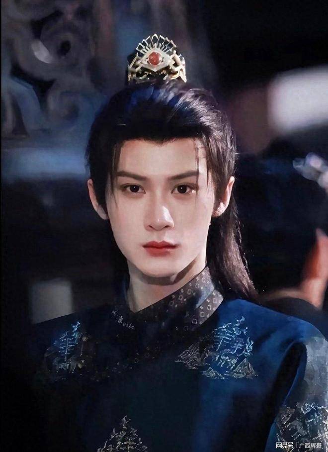 檀健次卢昱晓好激烈的吻戏！氛围感封神，全网磕疯了