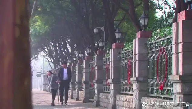 王沥川没料到小秋会用这么笨拙又真诚的方式记住和他有关的路线