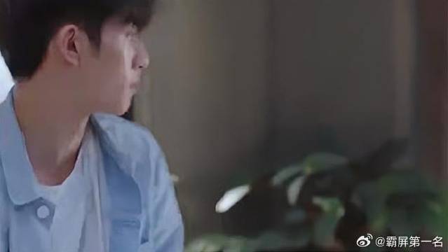 贺繁星弄丢送花卡片，本想向元宋道歉，哪料他却抢先一步