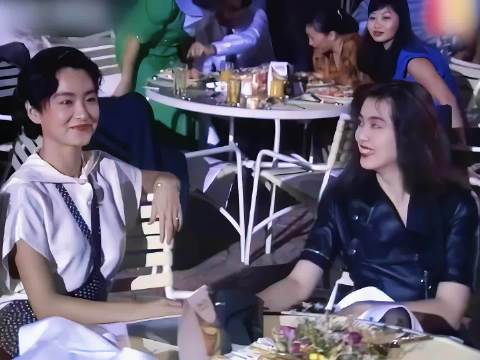 林青霞真是顾盼生姿，明艳大方，顶级美人！