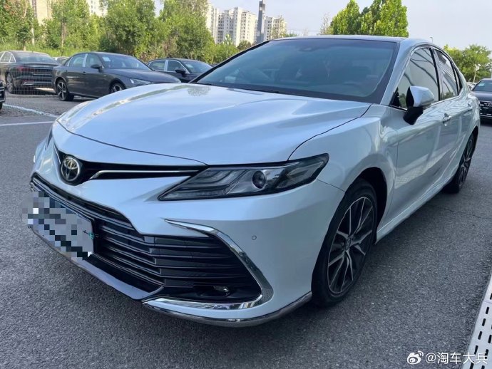 八代凯美瑞2.5的落地价大概是多少？