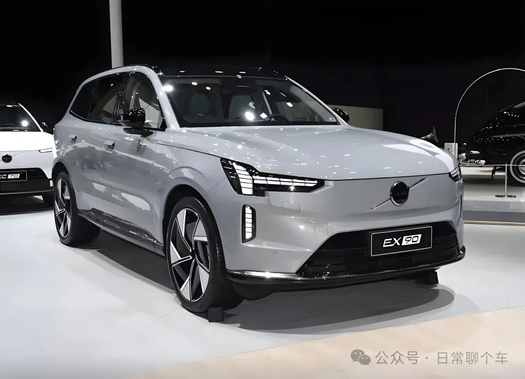 沃尔沃纯电双旗舰38.99万起，安全续航全拉满，这2款怎么选？