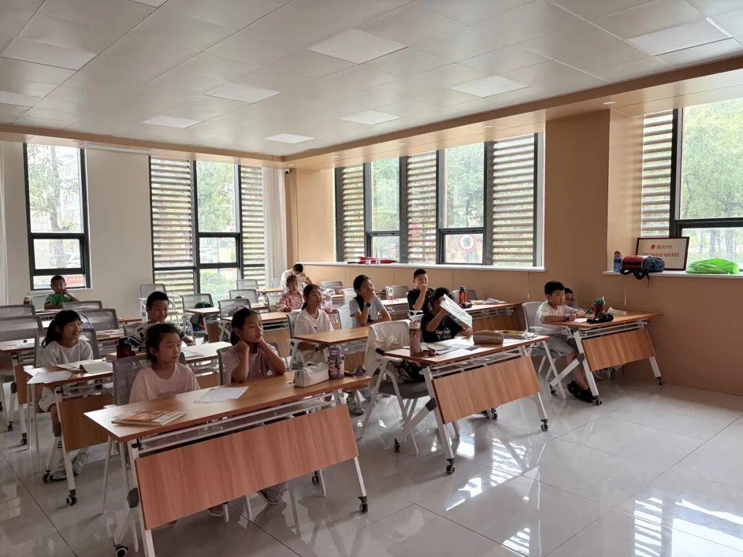 九龙山“趣成长营”带孩子们在《哈利·波特》中读懂友谊与勇气