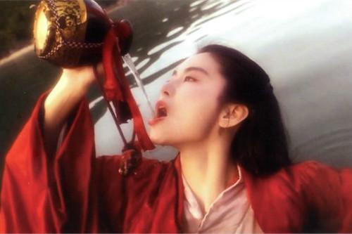 人间绝色林青霞，老公邢李原却是二婚龅牙，除了有钱还有啥魅力？