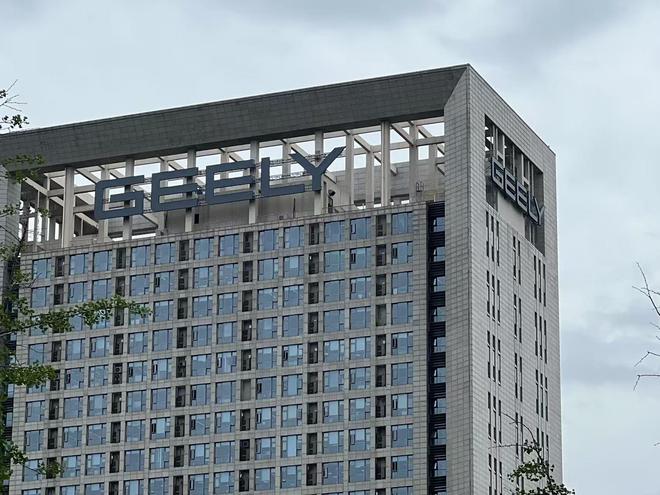 中国车企开启“全球购”模式：海外销量猛涨，自主品牌抢囤海外产能