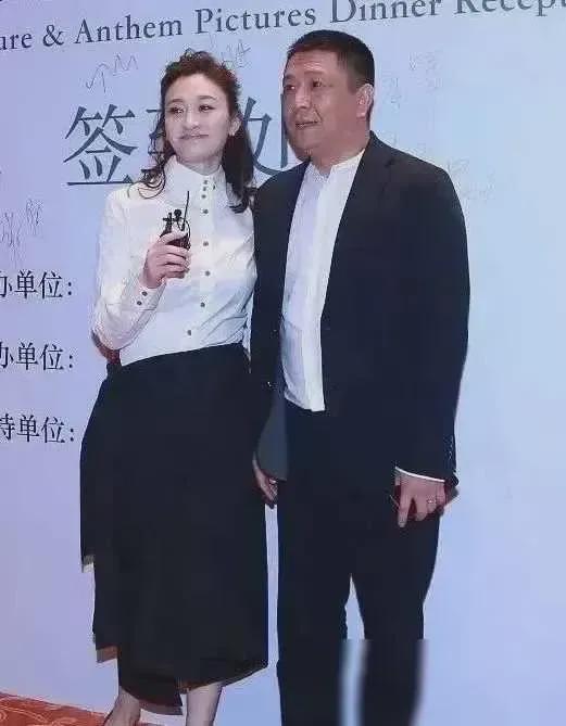 娱乐圈少有的气质女神李小冉，一直被称为“素颜女神”。
