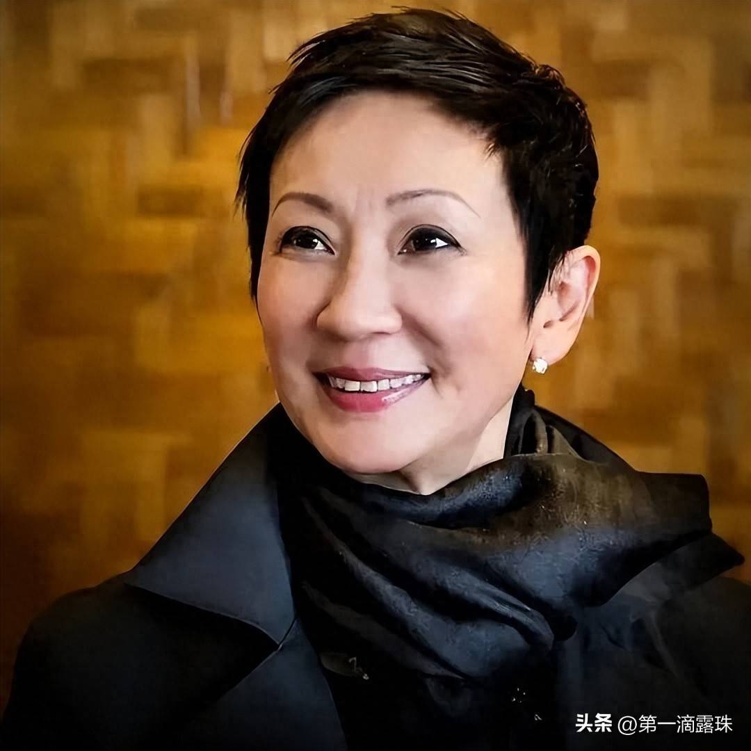 林青霞金庸都说施南生太痴情！与徐克相爱36载，相约丁克终被辜负