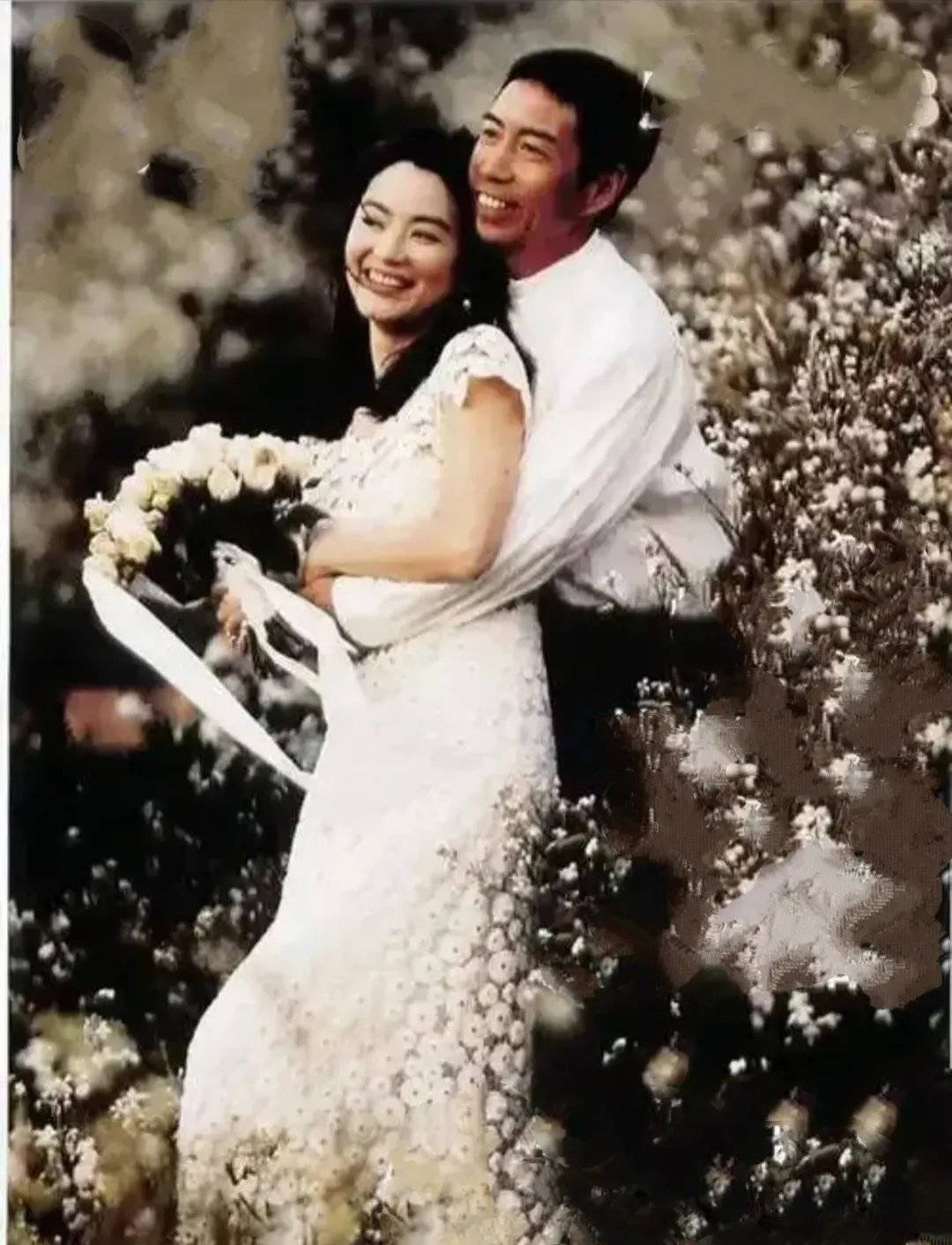 一等20年无果，秦汉一句话让她死心，40岁转身嫁富豪的真相太唏嘘 - 360娱乐，你开心就好